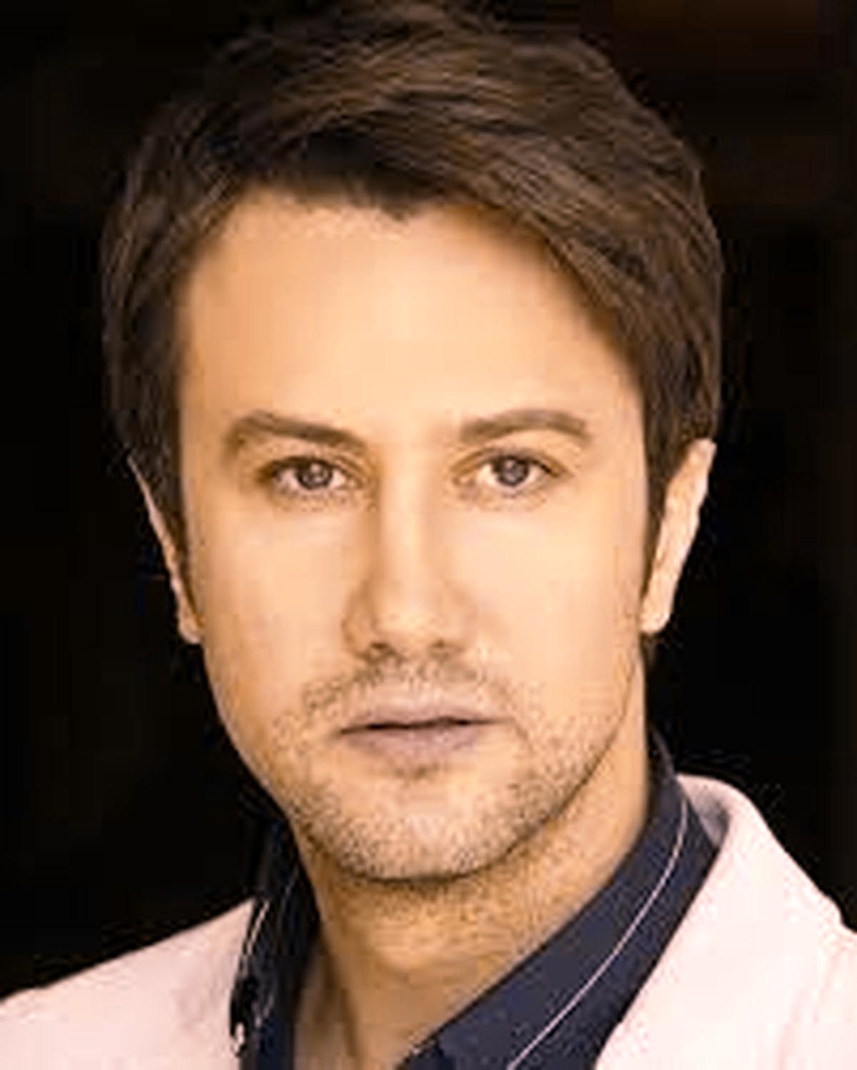 شاهرخ استخری